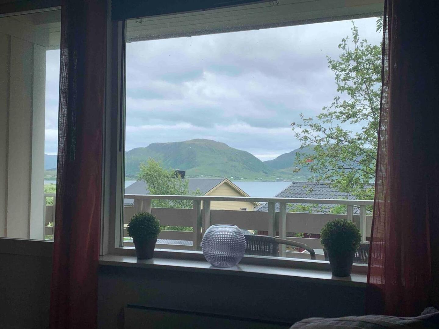 Leilighet Med Balkong Og Havutsikt Pa Napp. エクステリア 写真