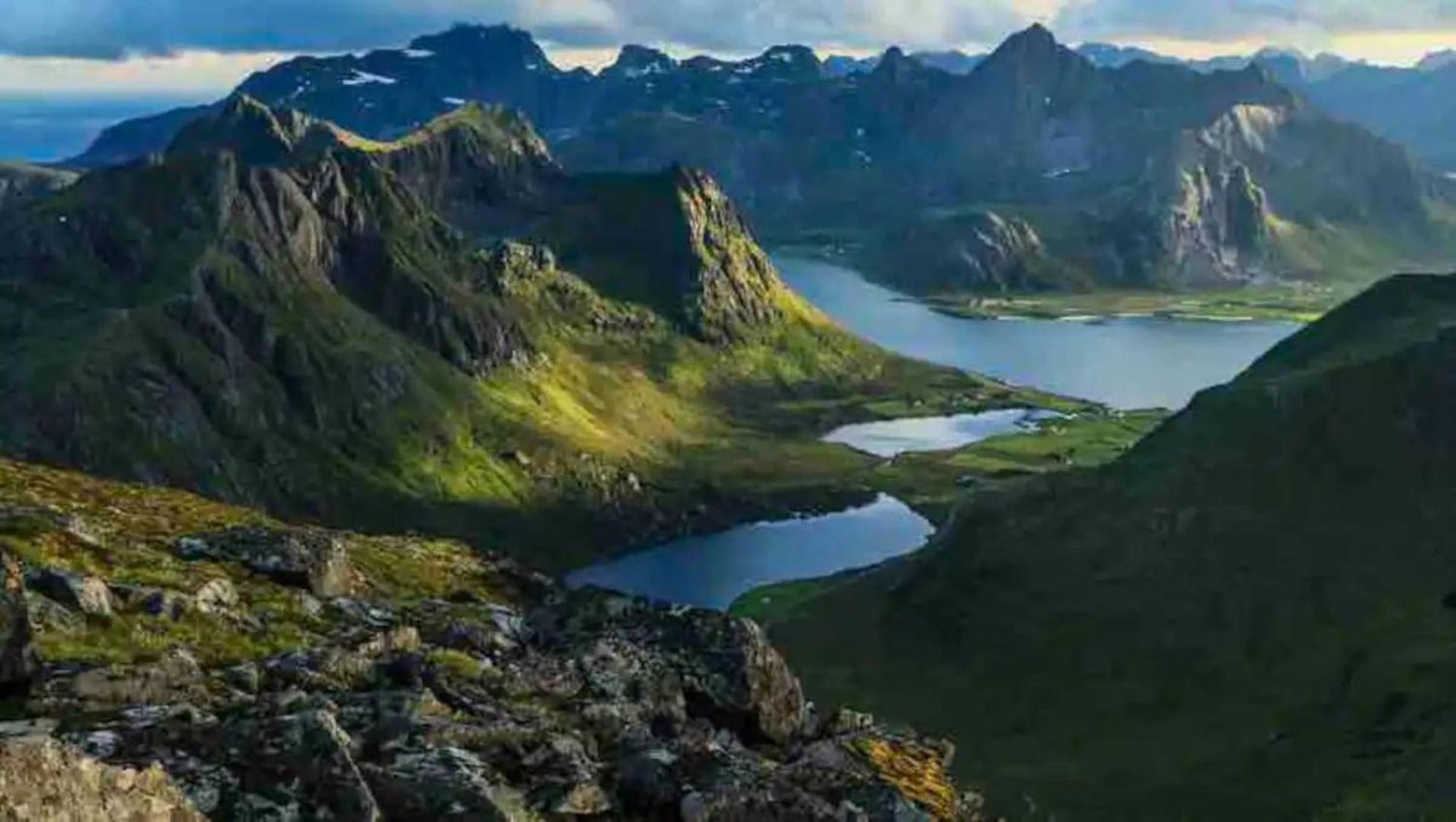 Leilighet Med Balkong Og Havutsikt Pa Napp. エクステリア 写真